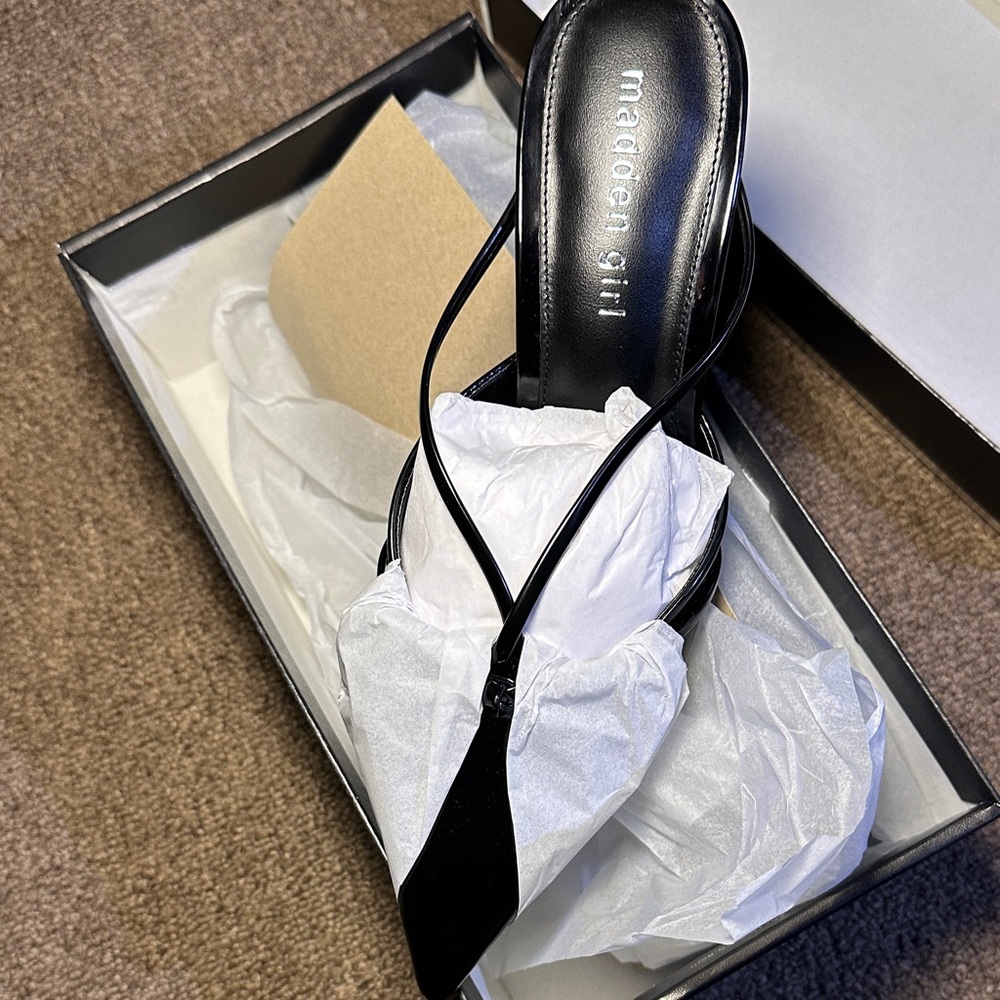 Madden Girl Black Patent Pointed Toe Mule Heels - Picture 3 of 6